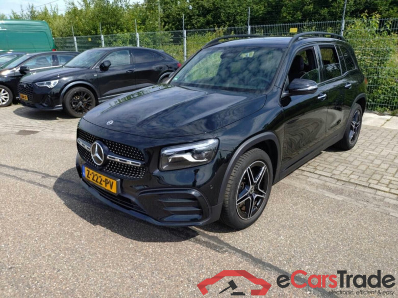 MERCEDES-BENZ GLB 200 AMG Line #1