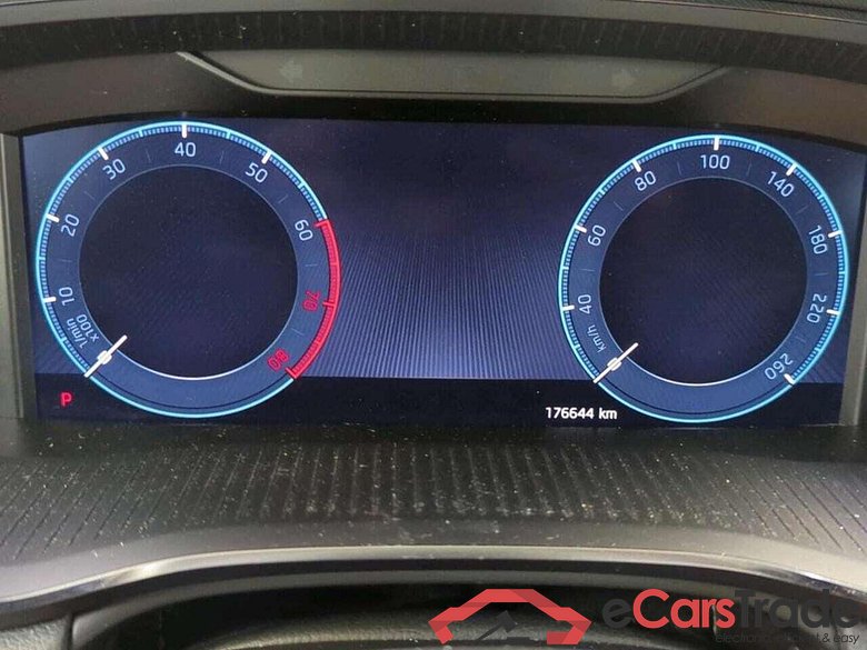 SKODA Octavia Combi 1.5 e-TSI Sport Bns #6