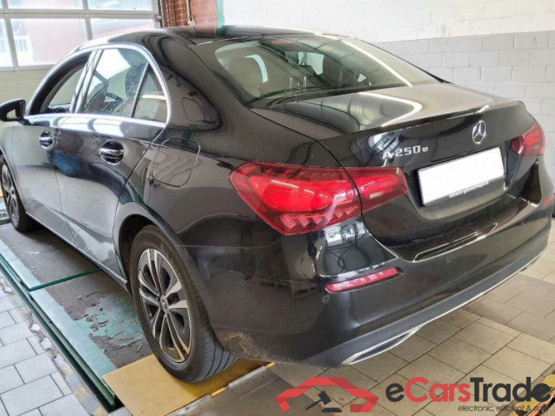 Mercedes-Benz A Limousine (BM 177)(08.2018->) DE - Lim4 A 250 e EU6d, Progressive, (Facelift) 2022 - 2024 #4