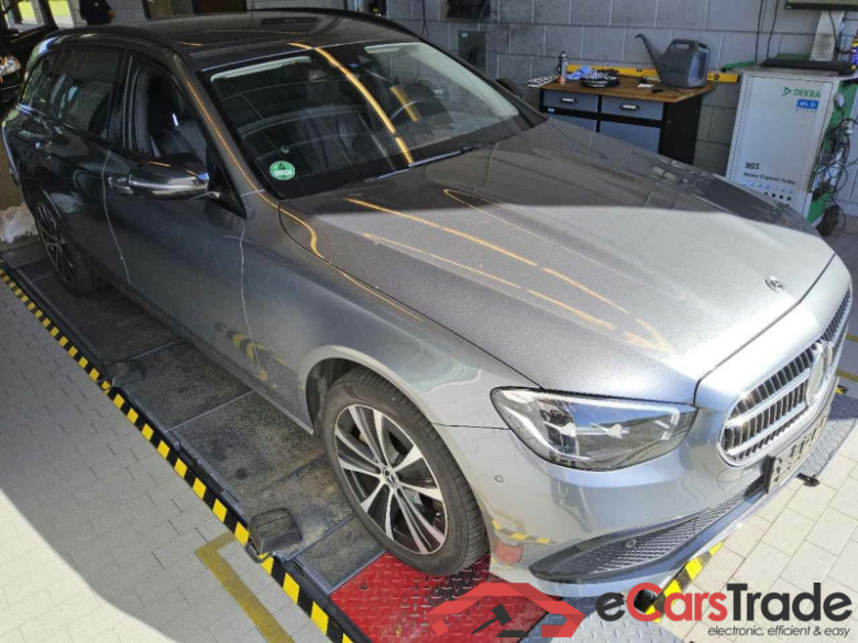 Mercedes-Benz E T-Modell (BM 213)(06.2016->) DE - Kb5 E 300 de EU6d, 4Matic Avantgarde, (Facelift) 2020 - 2023 #2