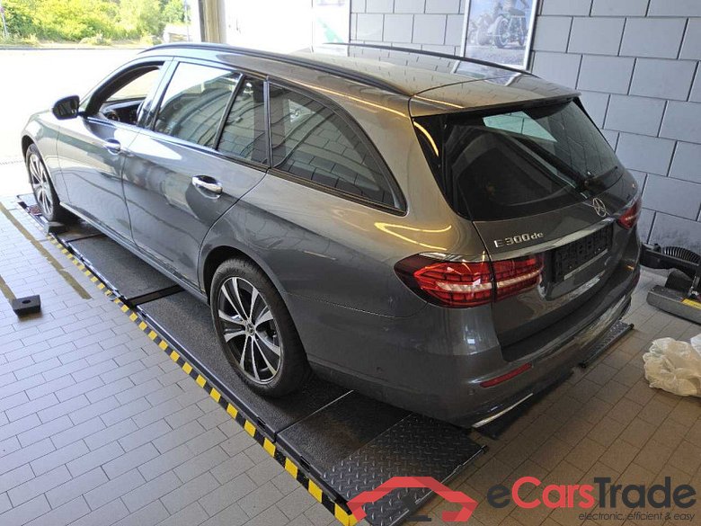 Mercedes-Benz E T-Modell (BM 213)(06.2016->) DE - Kb5 E 300 de EU6d, 4Matic Avantgarde, (Facelift) 2020 - 2023 #4