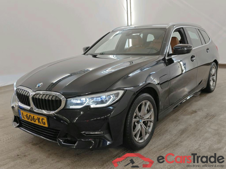 BMW 3 Serie Touring 330e Sport Line 5d