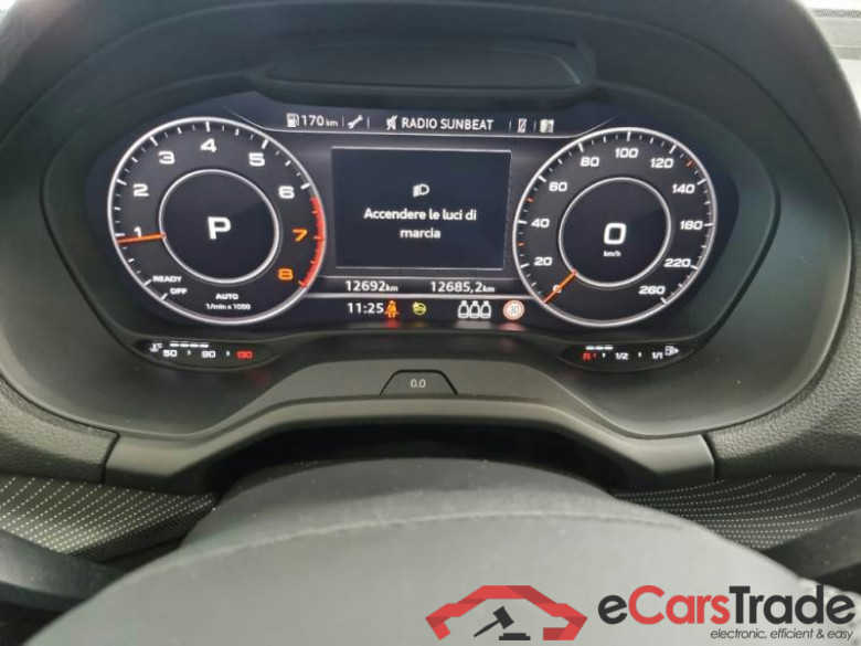 AUDI Q2 / 2020 / 5P / SUV 1.5 40 TFSI IDEN. BLACK QUATTRO S TRONIC #4
