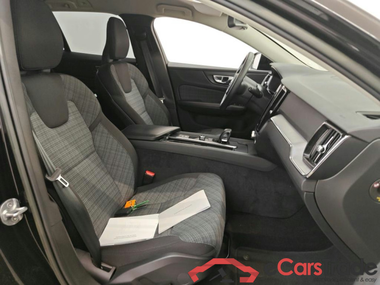 Volvo V60 B3 Automaat Essential 5d #3