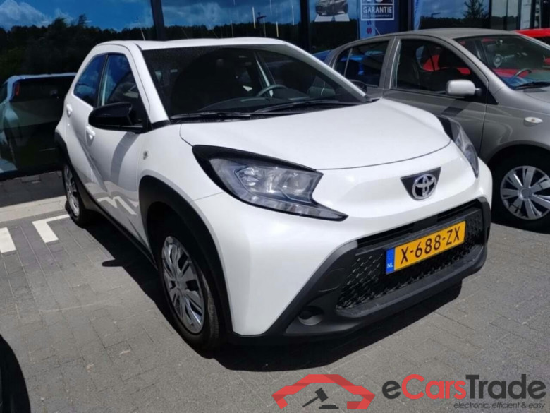 TOYOTA Aygo X 1.0 VVT-i S-CVT Play #2