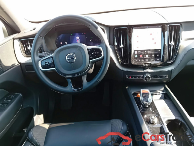 VOLVO XC60 / 2017 / 5P / todoterreno 2.0 T6 AWD Recharge Plus Black Ed AT(SP) #3