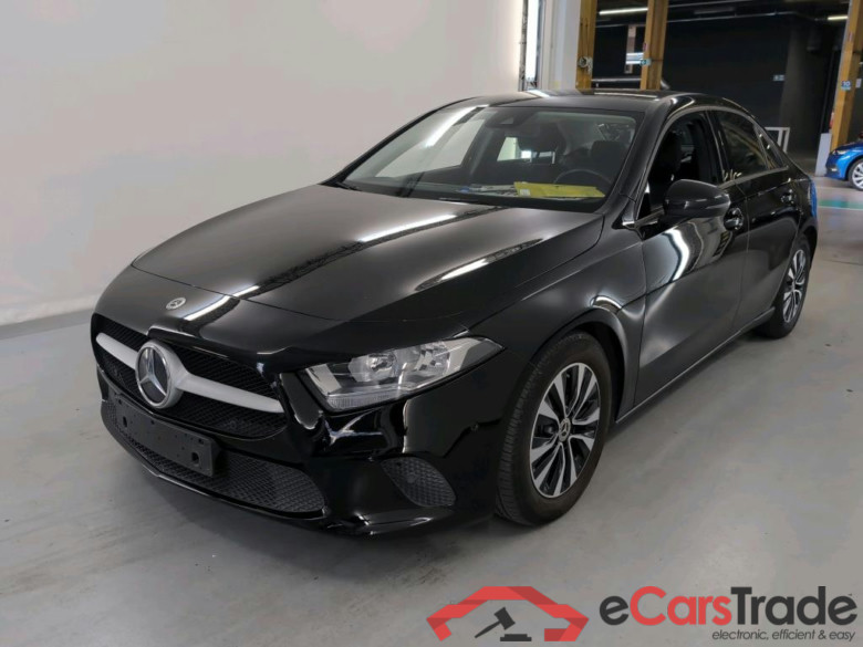 MERCEDES-BENZ A-CLASS LIMOUSINE 2.0 A 180 D BUSINESS SOLUTION DCT