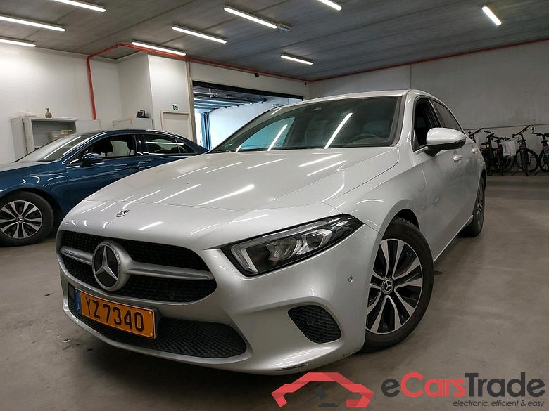 MERCEDES - MER A 180 d 116PK 8G-DCT Business Solution & Smartphone Integration  * HYBRID *