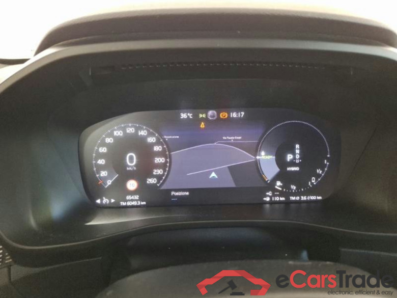 VOLVO XC40 / 2017 / 5P / SUV T5 PLUG-IN HYBRID AUTO RECHARGE R-DESIGN #4