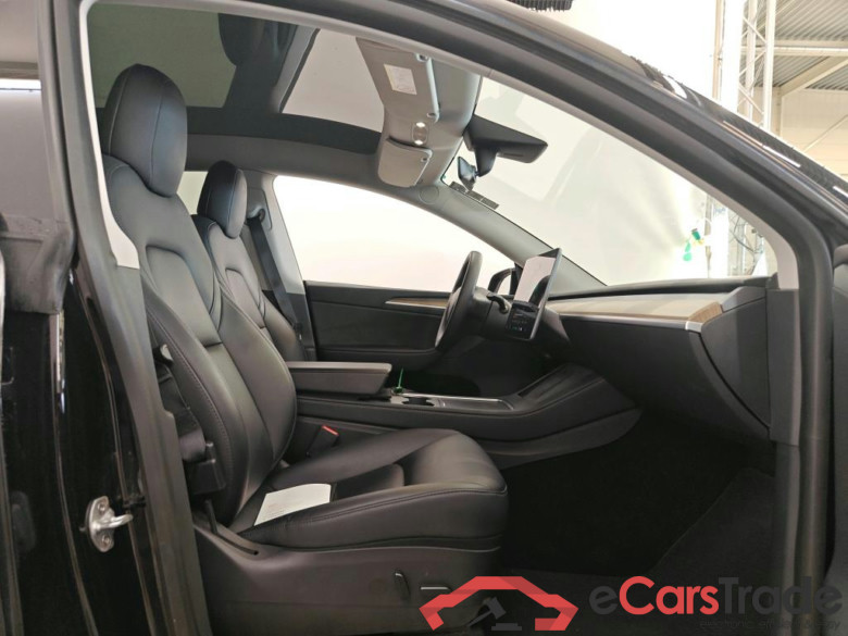 Tesla Model Y Long Range Dual Motor AWD 5d #3
