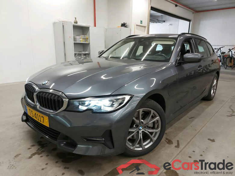 BMW - BMW 3 TOURING 320e 204PK Sport Pack Business Plus With Heated Seats & Heated Steering Wheel & Trailer Towing Hook & Parking Assistant Pack * HYBRID *