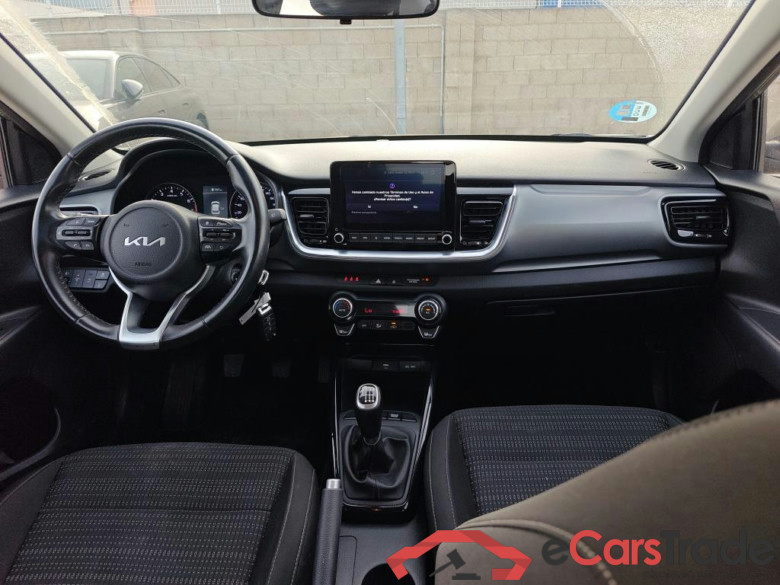 KIA Stonic / 2017 / 5P / todoterreno 1.0 T-GDi 88kW (120CV) MHEV iMT Drive #3