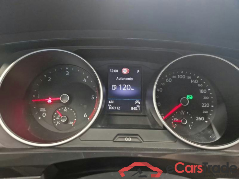 VOLKSWAGEN TIGUAN / 2020 / 5P / SUV 2.0 TDI SCR 110KW LIFE DSG #4
