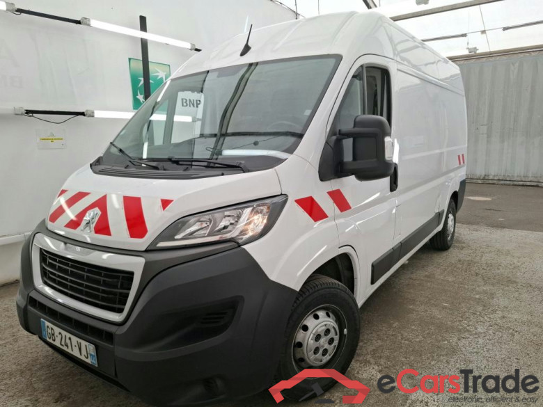 PEUGEOT Boxer / 2014 / 4P / Fourgon tôlé BlueHDi S&S 120 PREMIUM 333 L2H2 #1