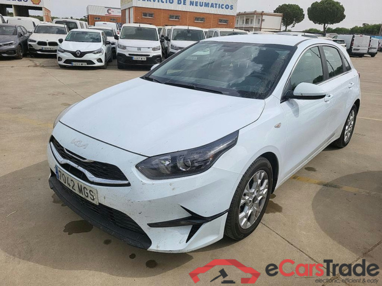 KIA Ceed / 2021 / 5P / berlina con portón 1.0 T-GDi 74kW (100CV) Drive