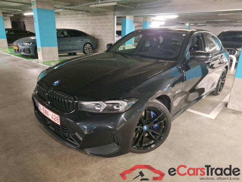 BMW - BMW 3 BERLINE 320e 204PK M Sport & M Sport Pack Pro & Driving Assistant Pro & Harman Kardon & Entertainment Pack & Adaptive M Suspension & Parking Assistant Pack  * HYBRID *