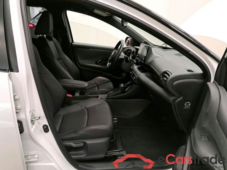 TOYOTA - TOY YARIS 1.5 VVT-i Hybrid 116PK e-CVT Style & Two Tone Paint & Hi Tech Pack & Naviagtion & 17 Inch Alloy #3