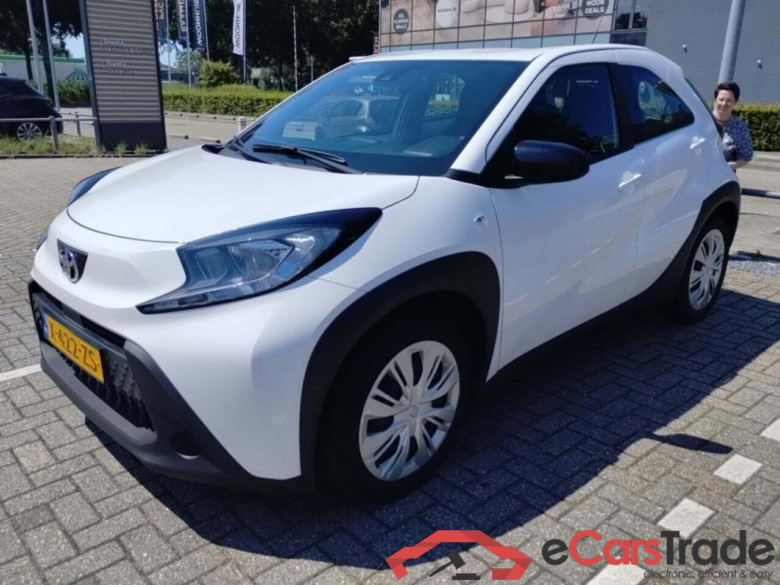 TOYOTA Aygo X 1.0 VVT-i MT Play #1