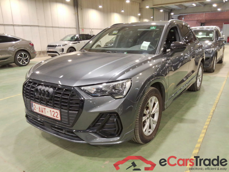 AUDI Q3 1.4 45 TFSI E S TRONIC S LINE #1