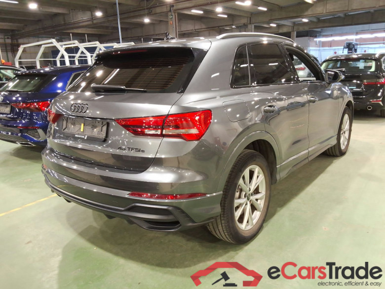 AUDI Q3 1.4 45 TFSI E S TRONIC S LINE #4