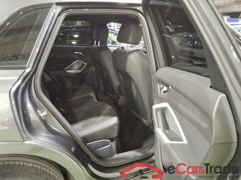 AUDI Q3 1.4 45 TFSI E S TRONIC S LINE #5