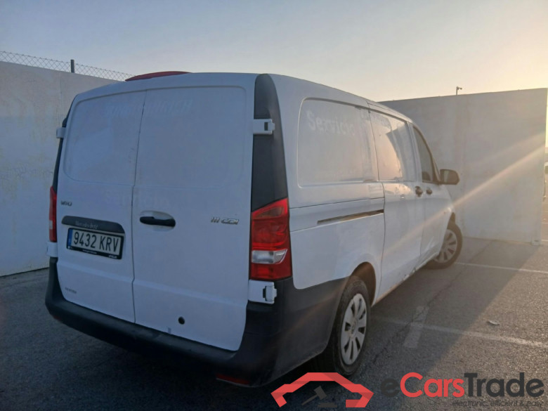 MERCEDES-BENZ Vito / 2014 / 4P / furgón 111 CDI Larga #2