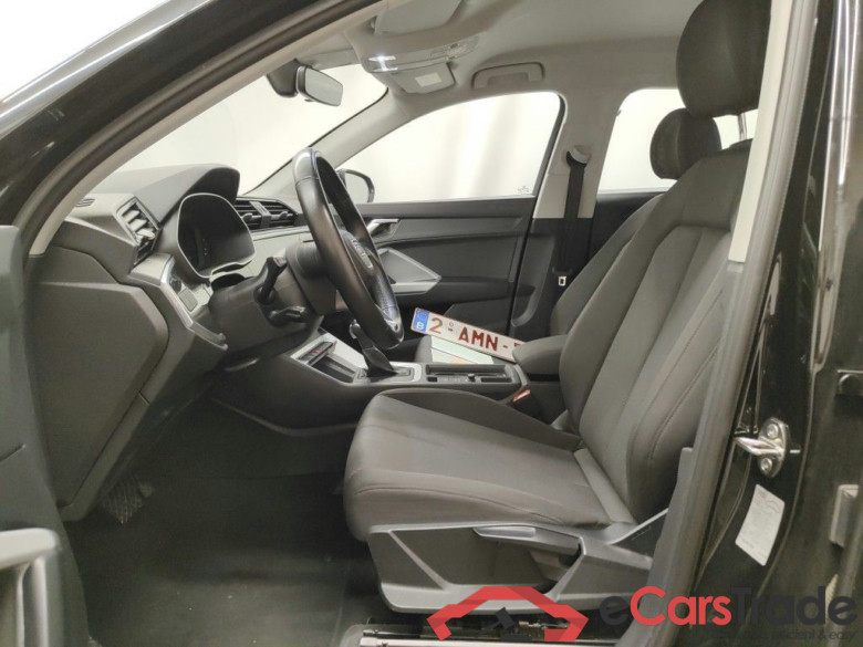 Audi Q3 35 TDI S Tronic Business Edition 5d #3