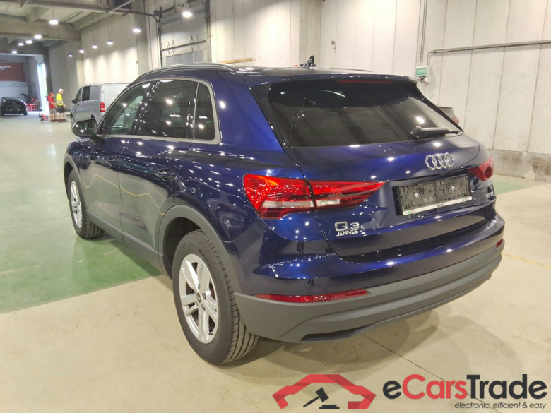 AUDI Q3 2.0 35 TDI S TRONIC BUS. ED. ATTRACTION #2