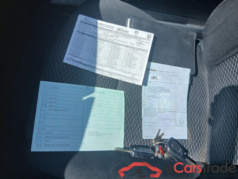 TOYOTA HILUX VU 2p 7G pickup 2.4 D-4D Cabina Extra GX 4x4 #5