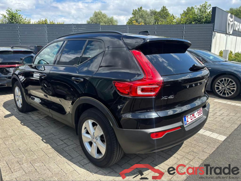 VOLVO XC40 1.5 T2 Momentum Core Geartronic #3