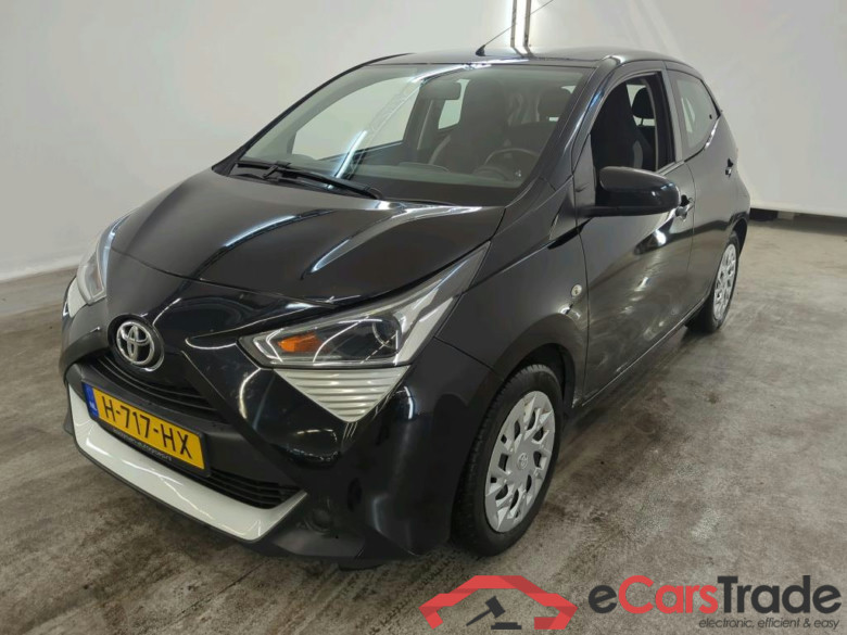 Toyota AYGO 1.0 VVT-i x-play 5d #1