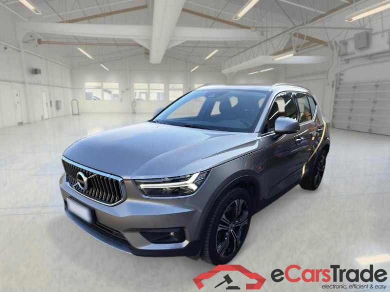VOLVO XC40 / 2017 / 5P / SUV T5 PLUG-IN HYBRID AUTO RECH INSCRIP EXPR #1