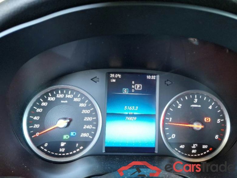 MERCEDES-BENZ GLC / 2019 / 5P / SUV 220 D 4MATIC SPORT AUT. #4