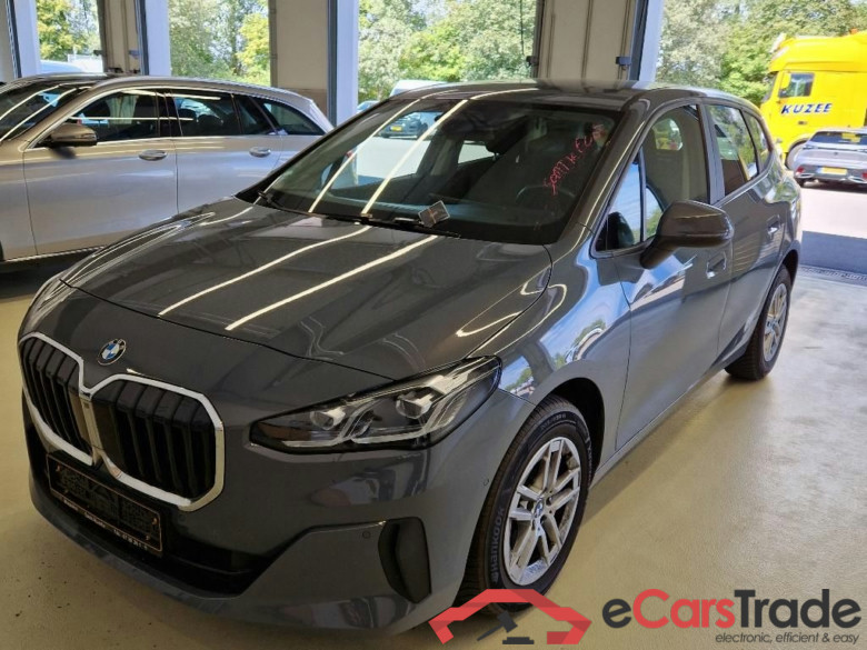 BMW 218d Active Tourer Aut. LED LC-Pro Navi-Pro KeylessGo Camera Klima PDC ...