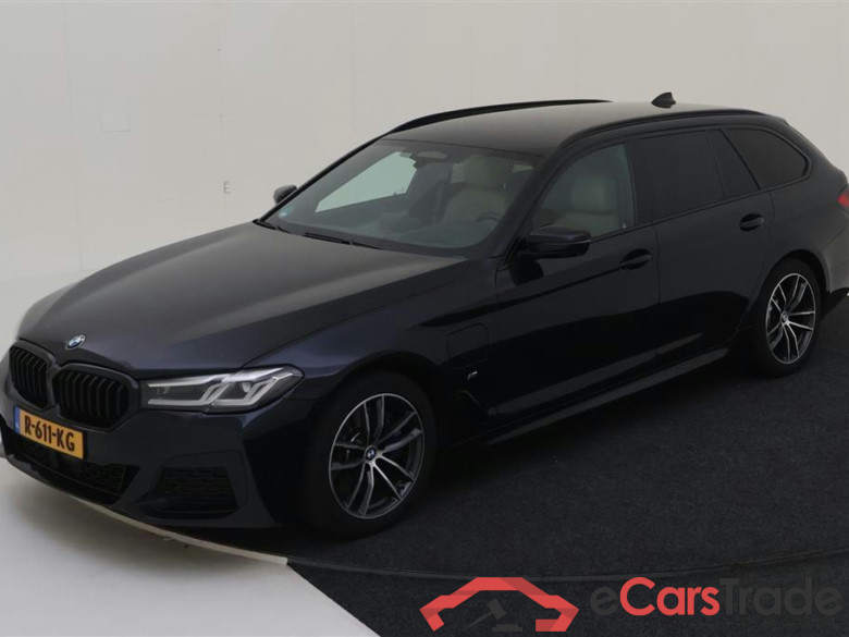 BMW 5-serie Touring 530e xDrive 292pk AUT Executive M-Sport Trekhaak #1