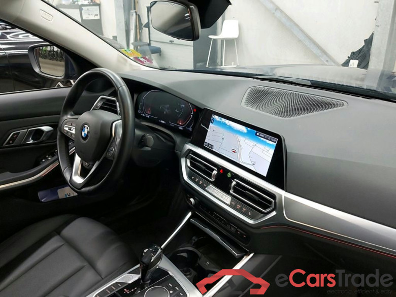 BMW - BMW 3 BERLINE 318dA 150PK Advantage Pack Business & Heated Seats & Heated Steering Wheel & PDC Front & Rear & Electric Trailer hook #3