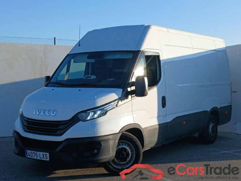 IVECO Daily / 2021 / 4P / furgón 2.3 TD 35S 16 A8 V 3520L/H2 12 M3 #1