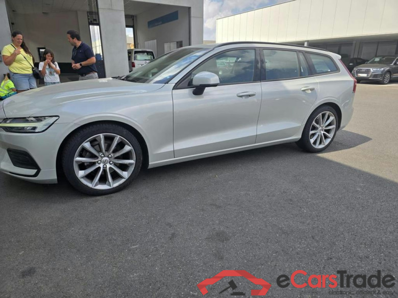 VOLVO V60 Dsl V60 2.0 D3 Momentum Geartronic #1