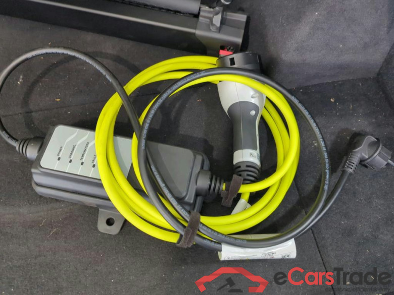 3 Touring 330 e Sport Line 2.0 185KW AT8 E6d #6