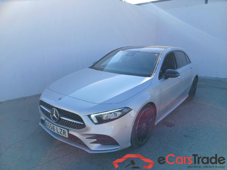 MERCEDES-BENZ Clase A / 2018 / 5P / berlina con portón A 200 #1