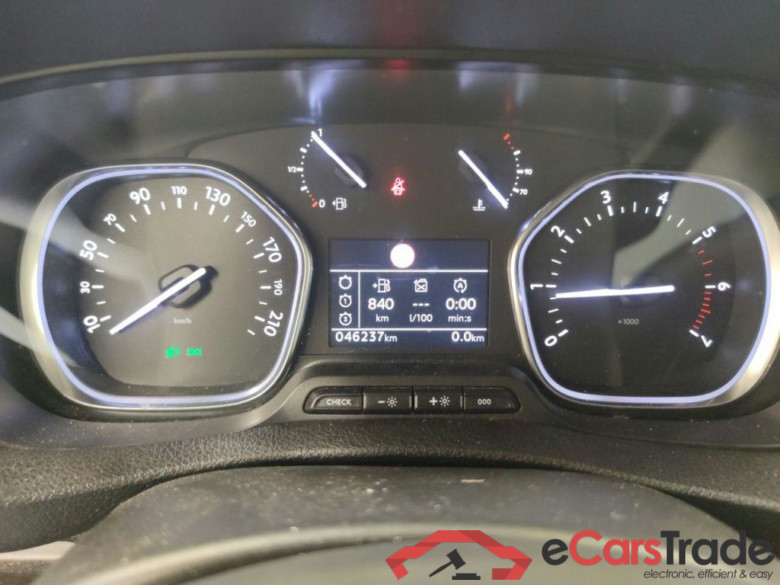 Peugeot Expert Long DC L3 2.0 BlueHDi 180 EAT8 4d #6
