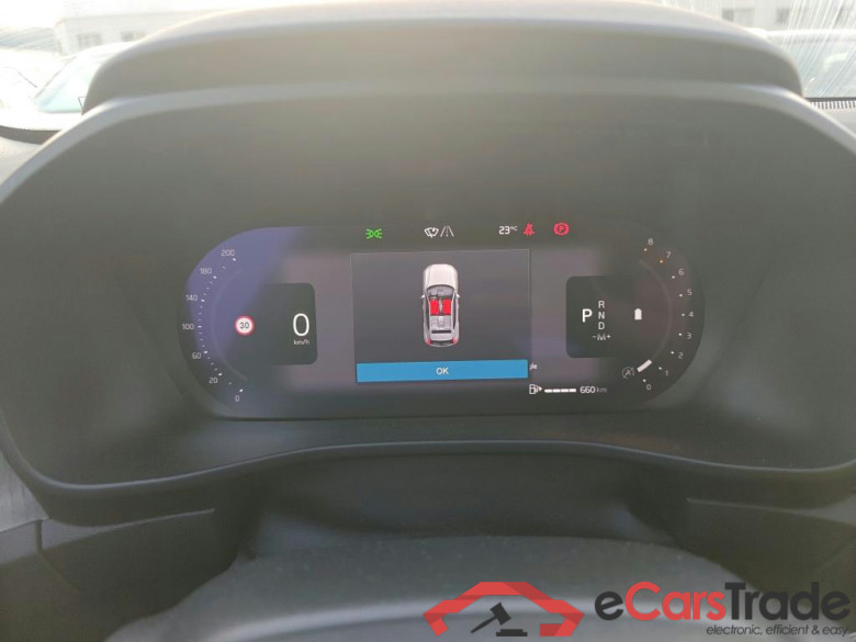 VOLVO XC40 / 2021 / 5P / todoterreno 2.0 B3 G Plus Dark Auto #4
