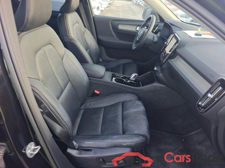 VOLVO XC40 / 2021 / 5P / todoterreno 2.0 B3 G Plus Dark Auto #6