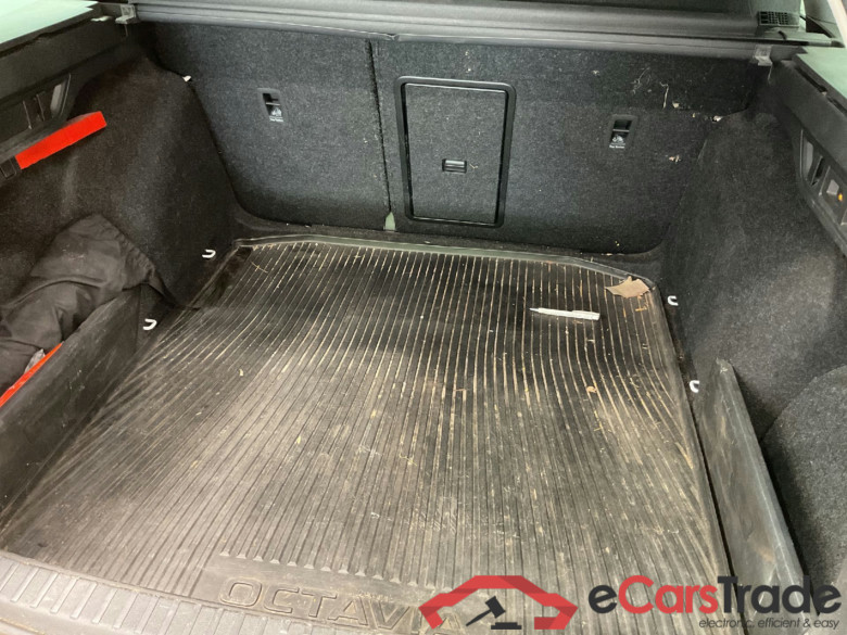 Octavia Combi Scout 4x4 2.0 TDI 110KW AT7 E6d #5