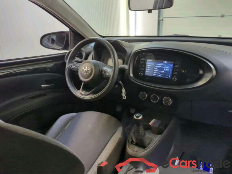 TOYOTA Aygo X 1.0 VVT-i MT Play #3