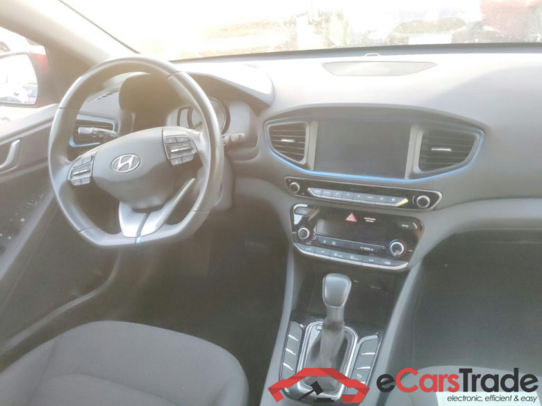 HYUNDAI IONIQ / 2016 / 5P / berlina con portón 1.6 GDI HEV Klass DCT #3