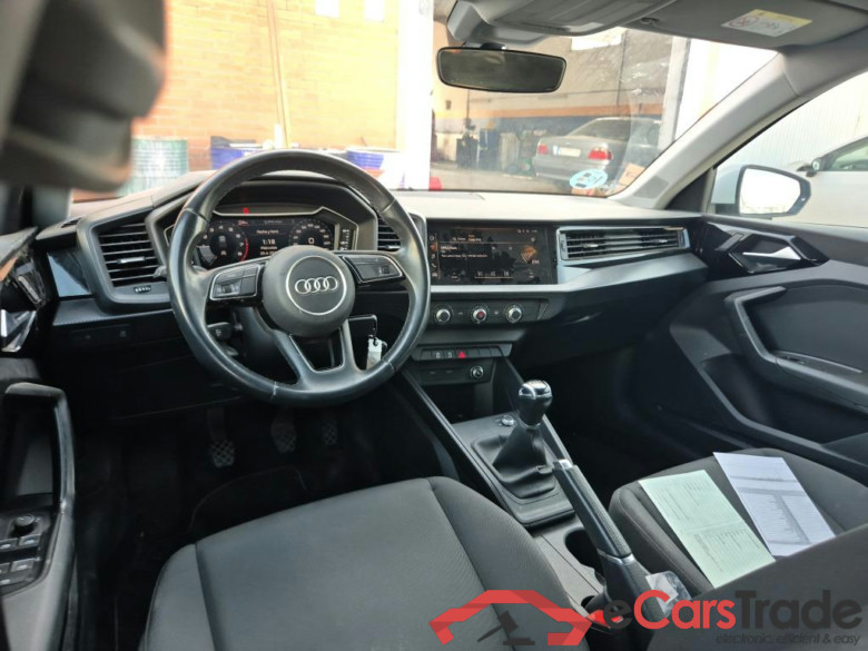 AUDI A1 / 2018 / 5P / berlina con portón Sportback Advanced 30 TFSI 81kW (110CV) #3