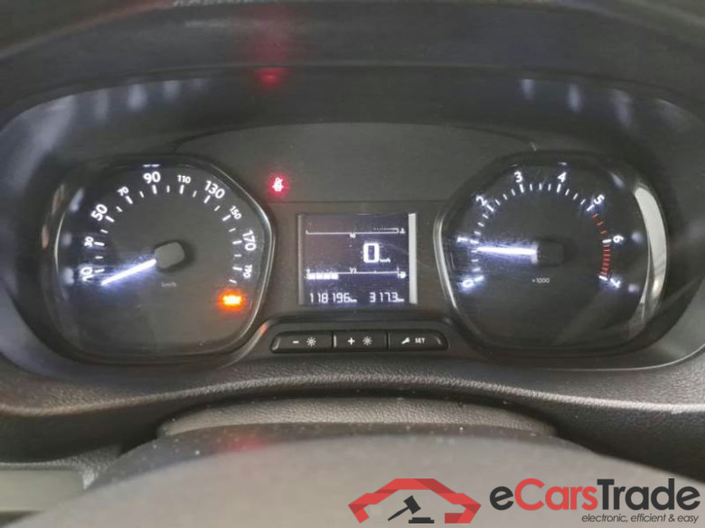 CITROEN JUMPY / 2016 / 4P / FURGONE BLUEHDI 120 SeS M CLUB #4