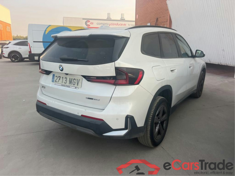 BMW X1 / 2022 / 5P / todoterreno sDrive18d #2
