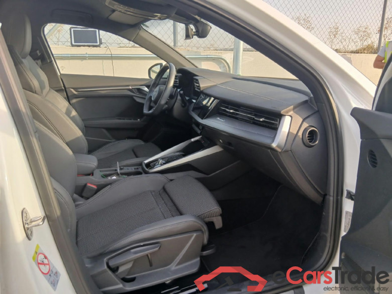 AUDI A3 / 2020 / 5P / berlina con portón Sportback Genuine 35 TDI S tronic(SL)(SP)(AC2) #6